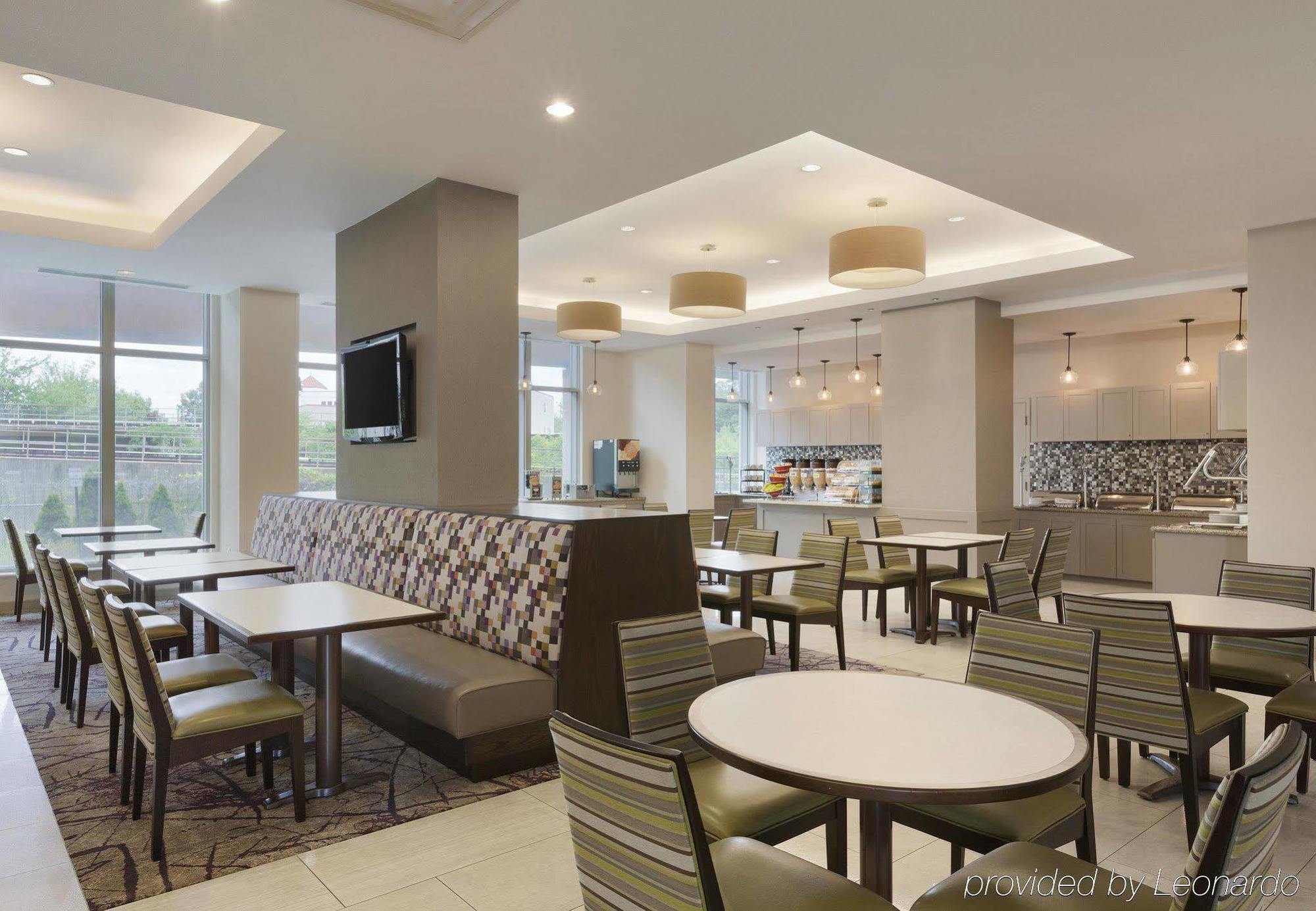 Residence Inn Alexandria Old Town South At Carlyle Restoran fotoğraf