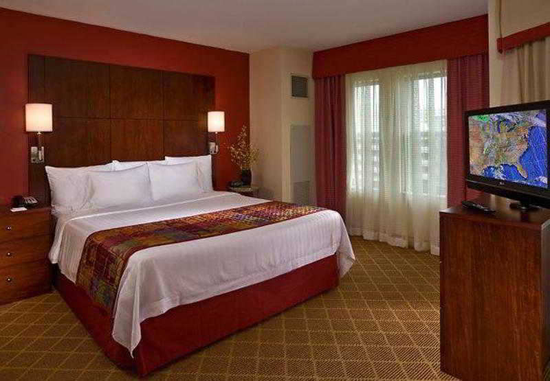 Residence Inn Alexandria Old Town South At Carlyle Dış mekan fotoğraf